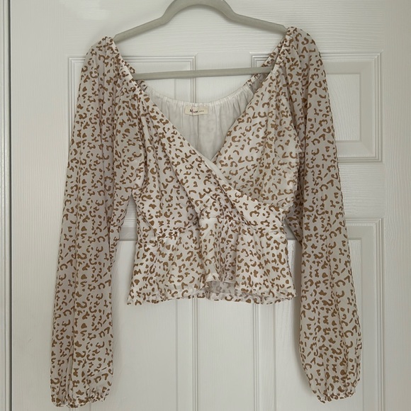 Cheetah print v neck wrap top - Picture 1 of 3